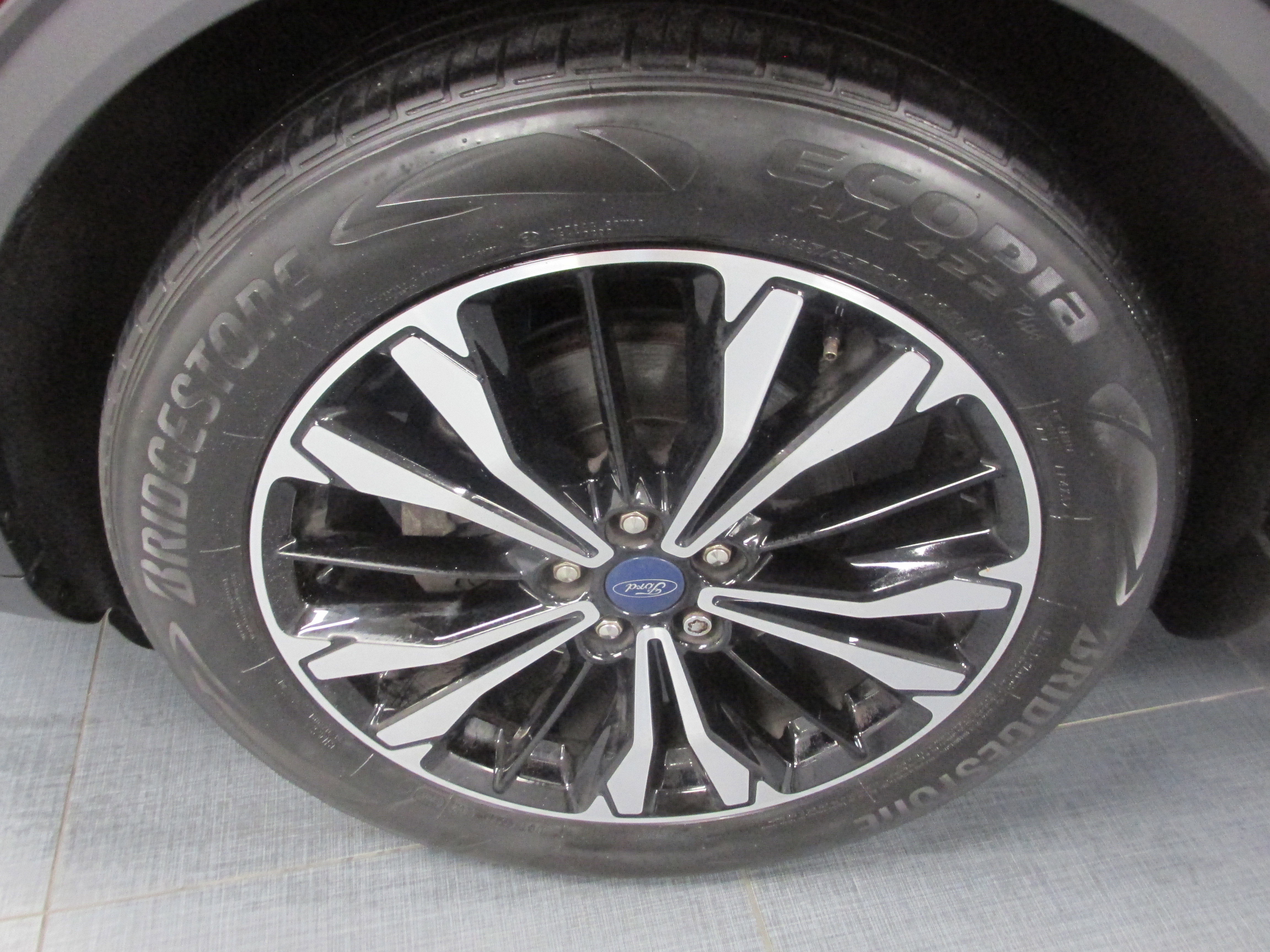 Certified 2021 Ford Escape SE w/ SE Sport Appearance Package image 14