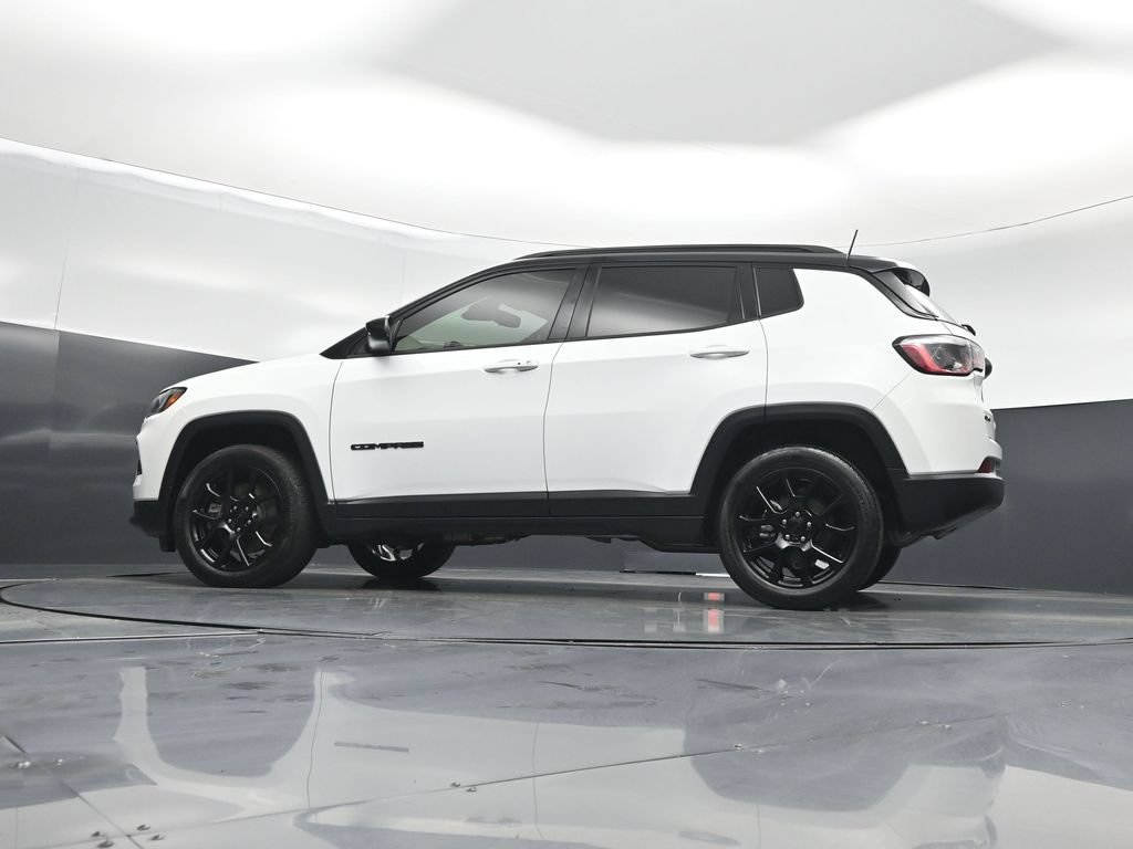Used 2023 Jeep Compass Latitude AWD/4WD image 48