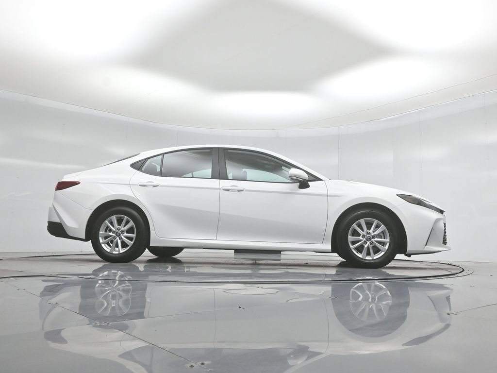 Used 2025 Toyota Camry LE FWD image 41