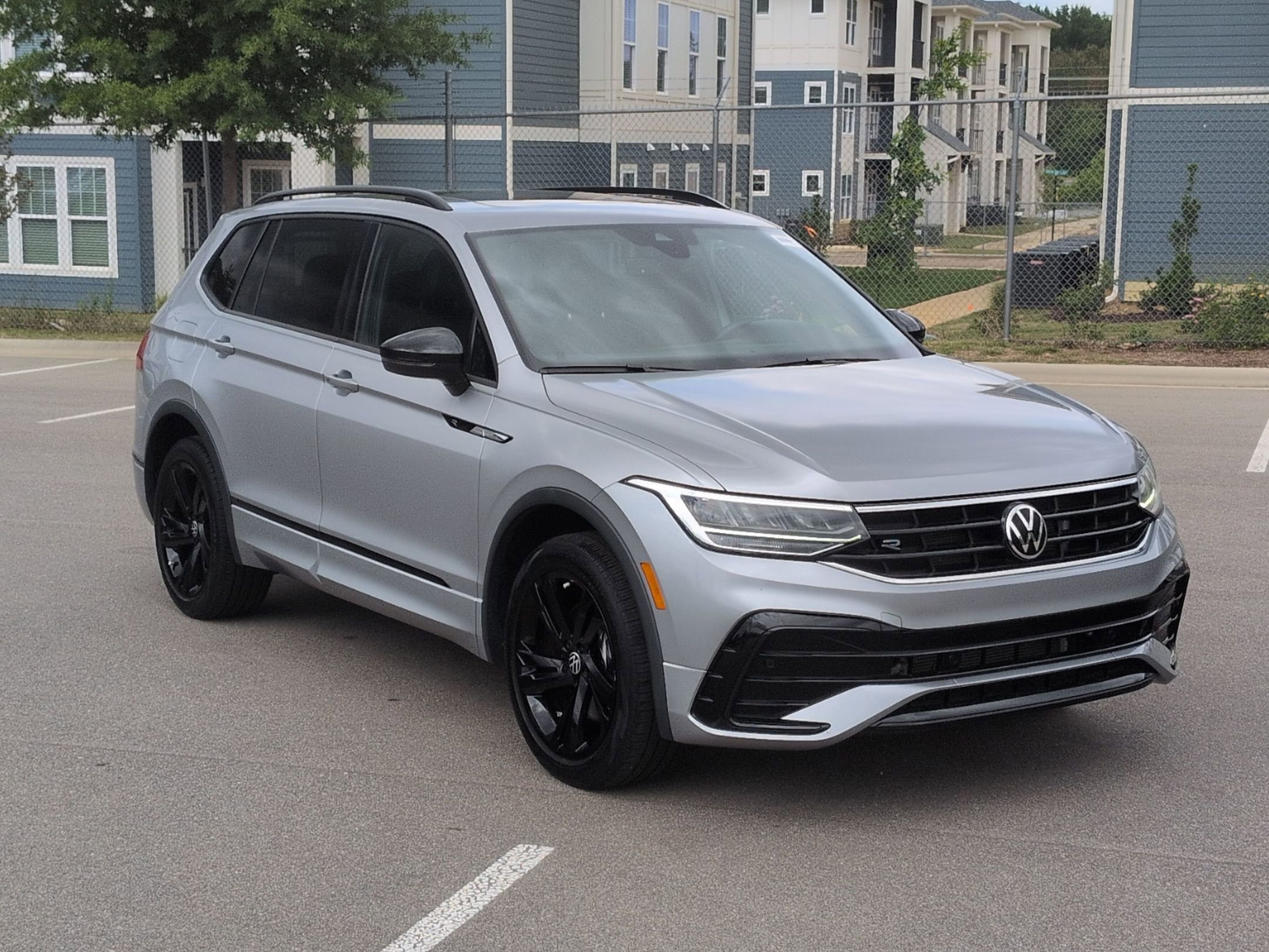 Used 2023 Volkswagen Tiguan SE R-Line