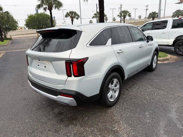 Used 2026 Kia Sorento LX FWD image 6