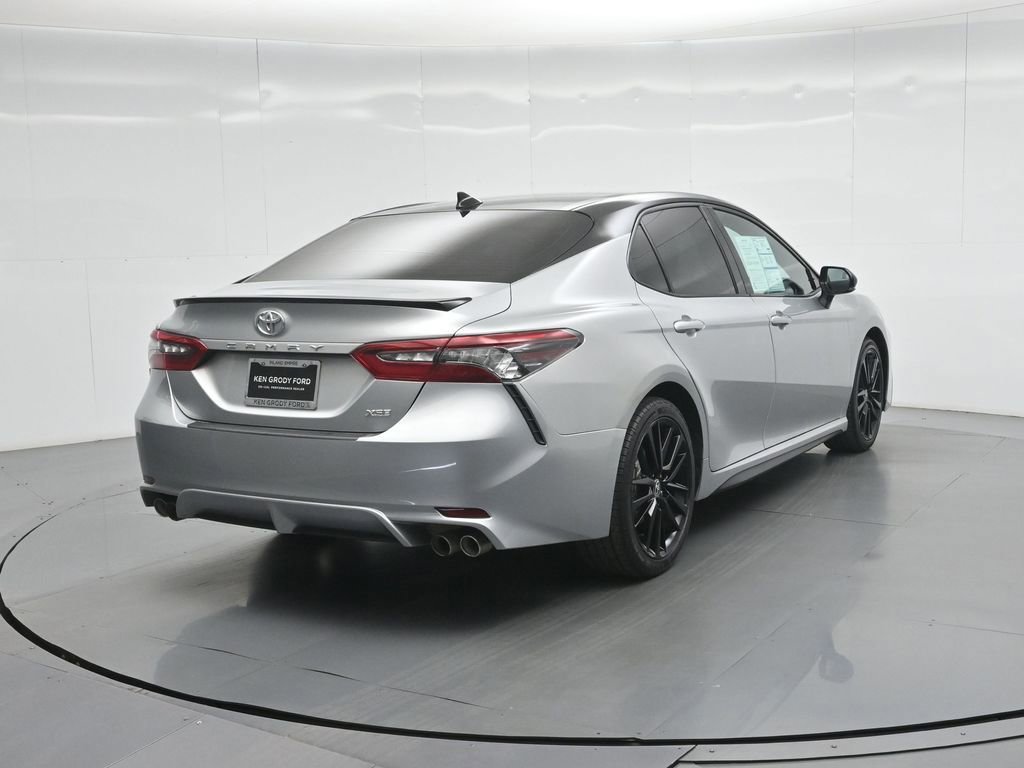 Used 2022 Toyota Camry XSE image 10