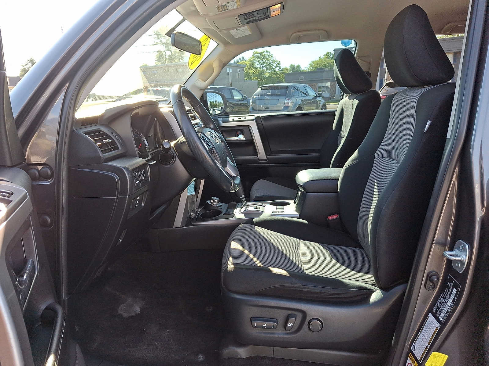 Used 2017 Toyota 4Runner SR5 AWD/4WD image 13