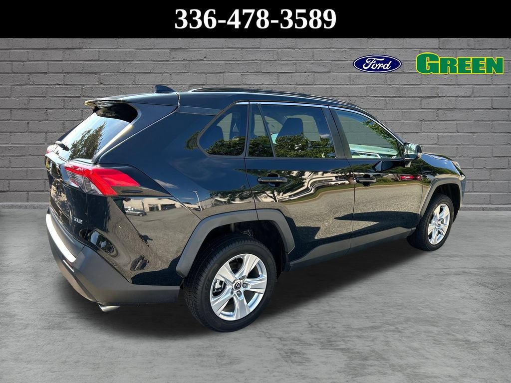 Used 2021 Toyota RAV4 XLE FWD image 6