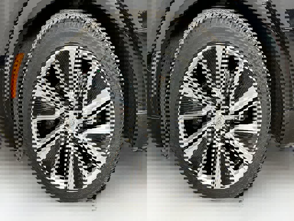 Used 2024 Cadillac Lyriq Luxury w/ LPO, Floor Liner Package image 11