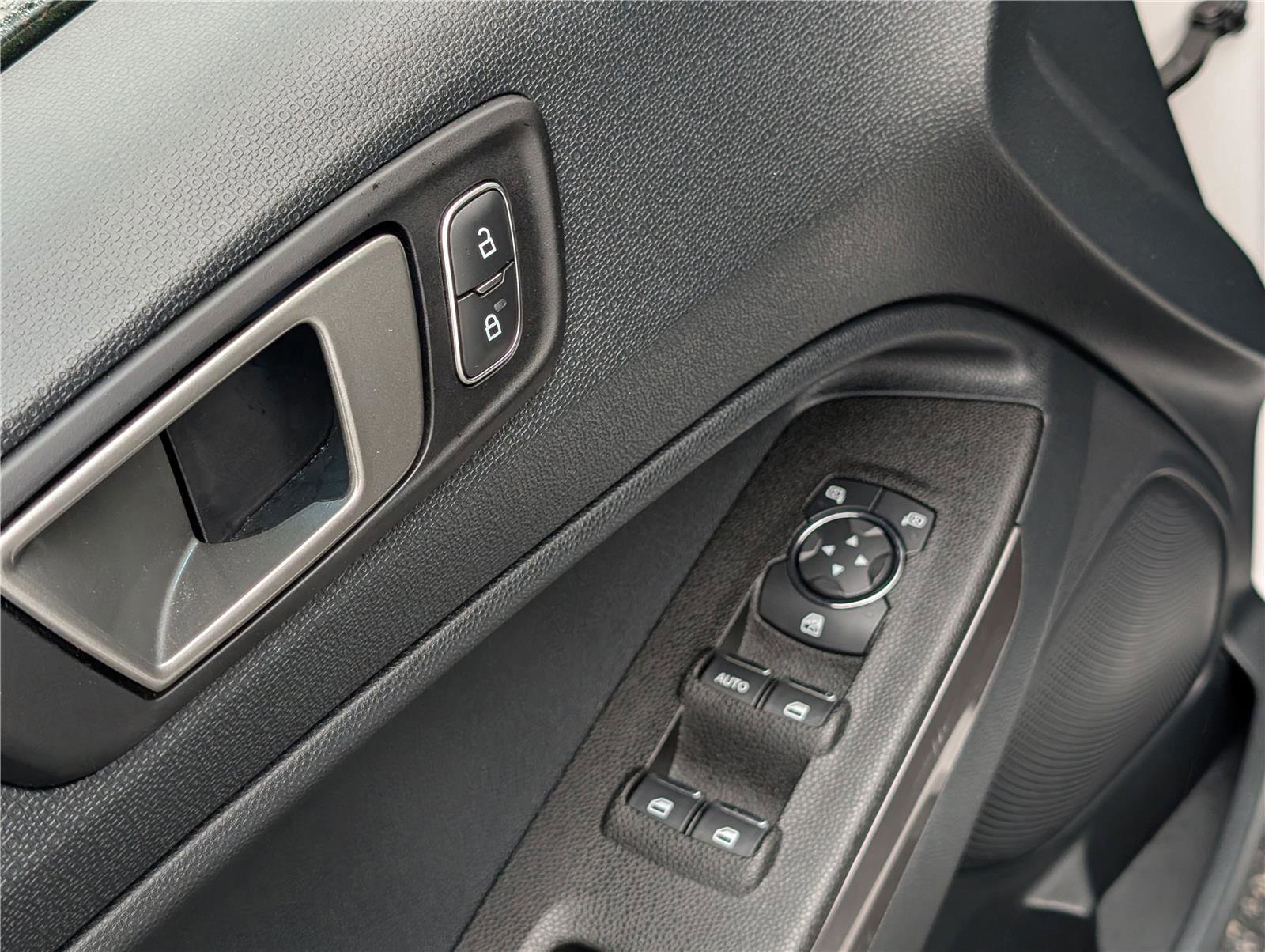 Certified 2021 Ford EcoSport SE w/ SE Convenience Package image 20
