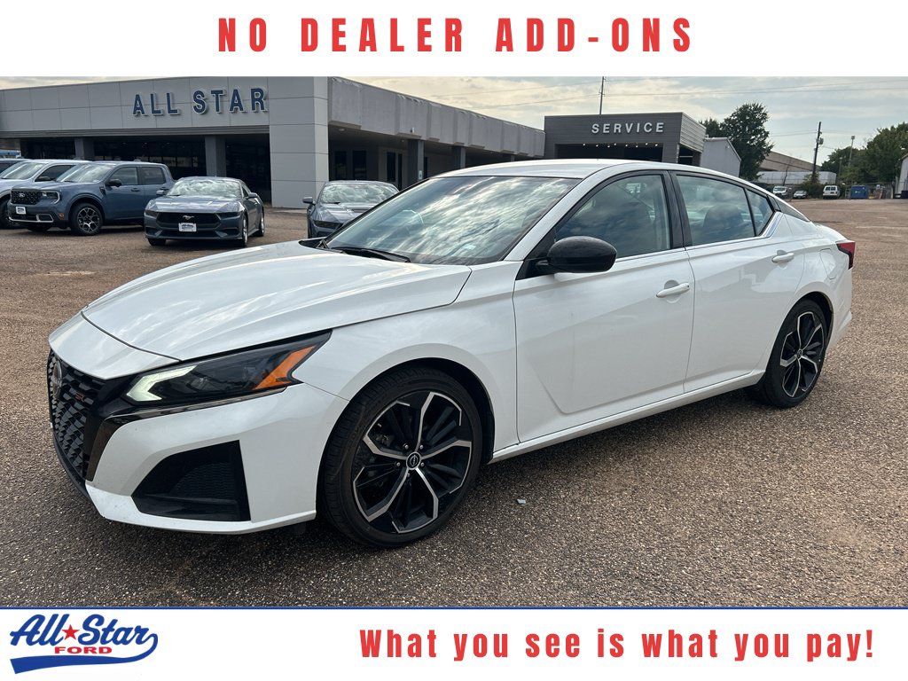 Used 2024 Nissan Altima 2.5 SR FWD image 1