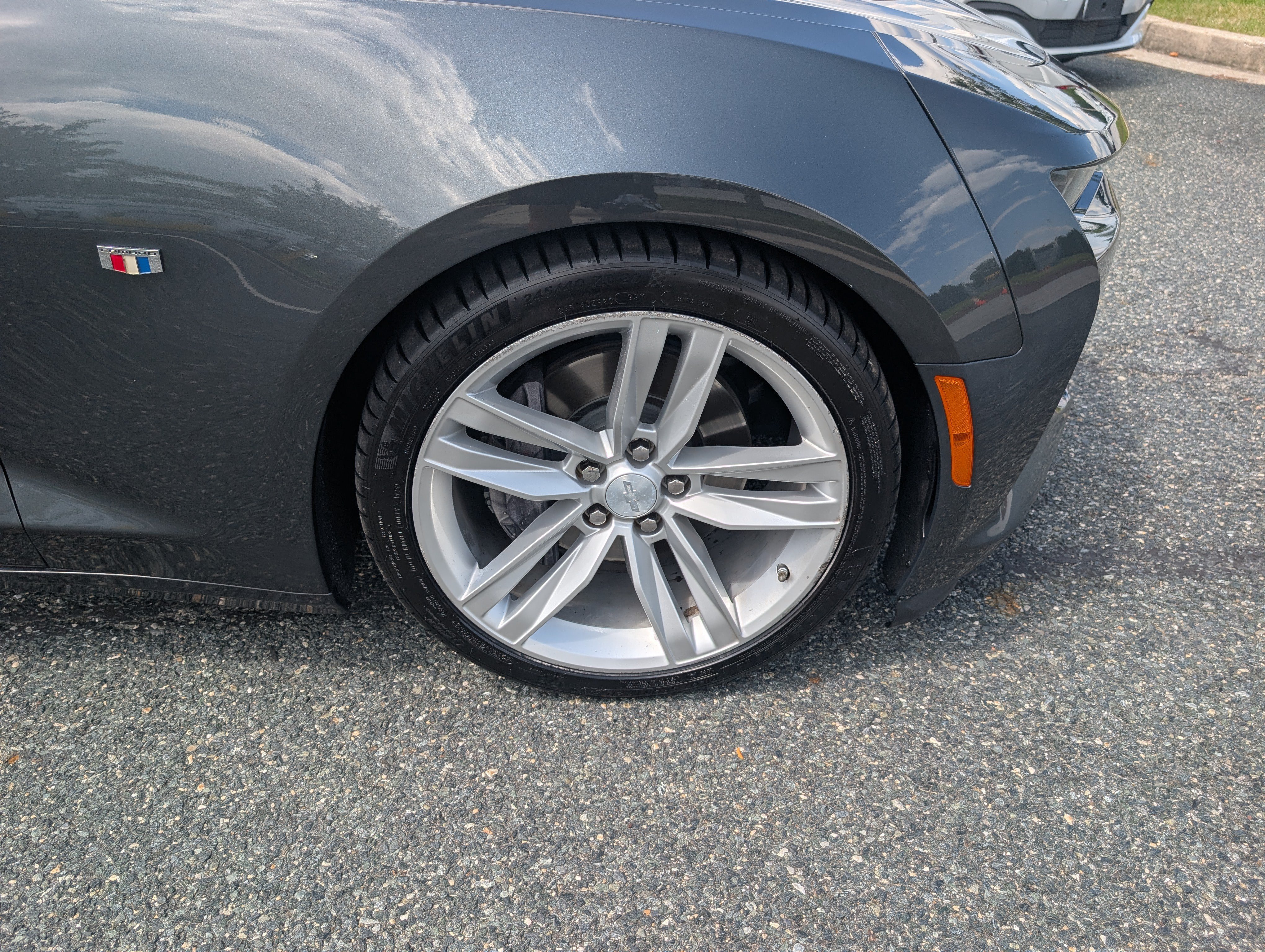 Used 2018 Chevrolet Camaro SS RWD image 9