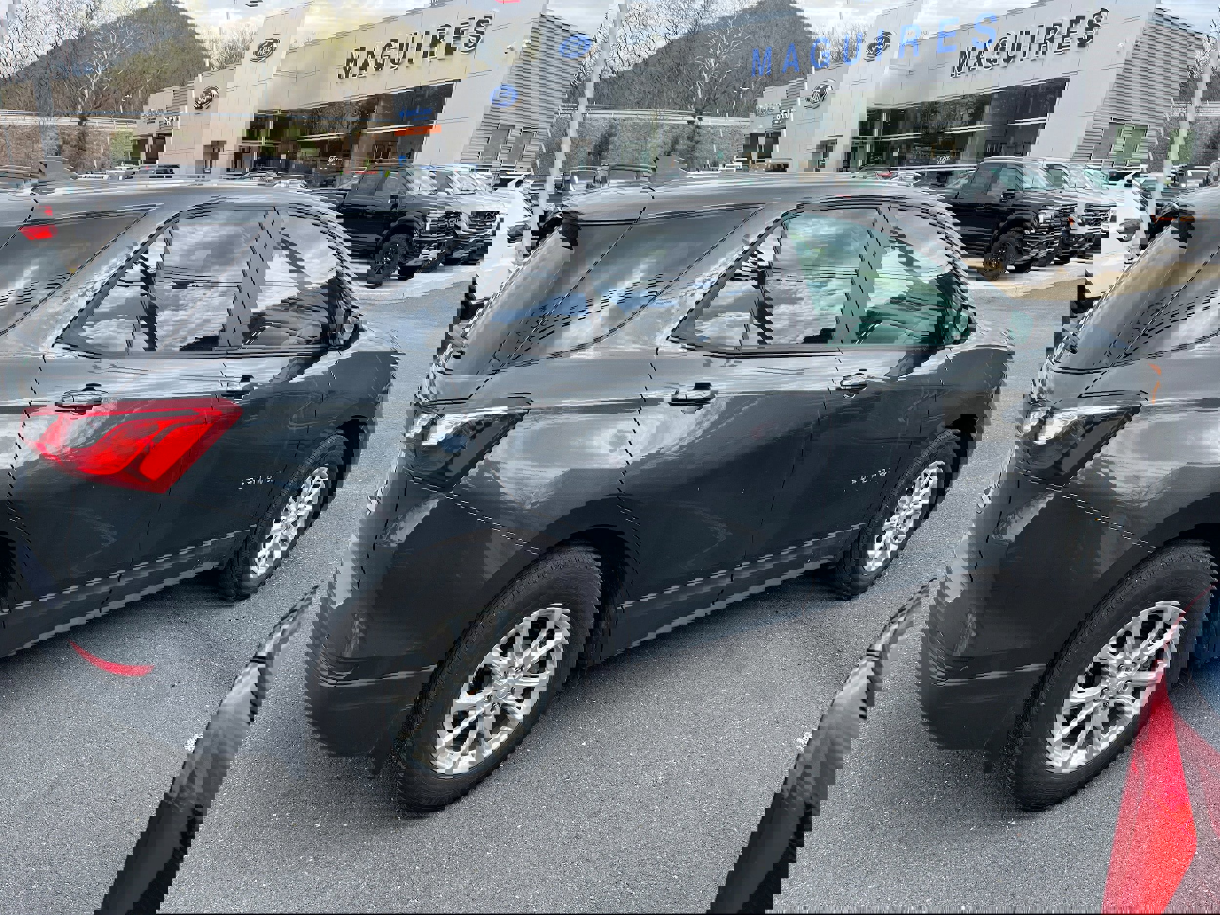 Used 2020 Chevrolet Equinox LS w/ LS Convenience Package image 5