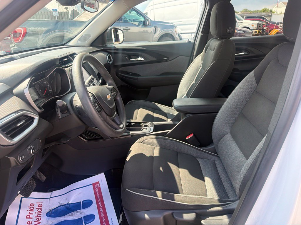 Used 2021 Chevrolet TrailBlazer LS FWD image 25