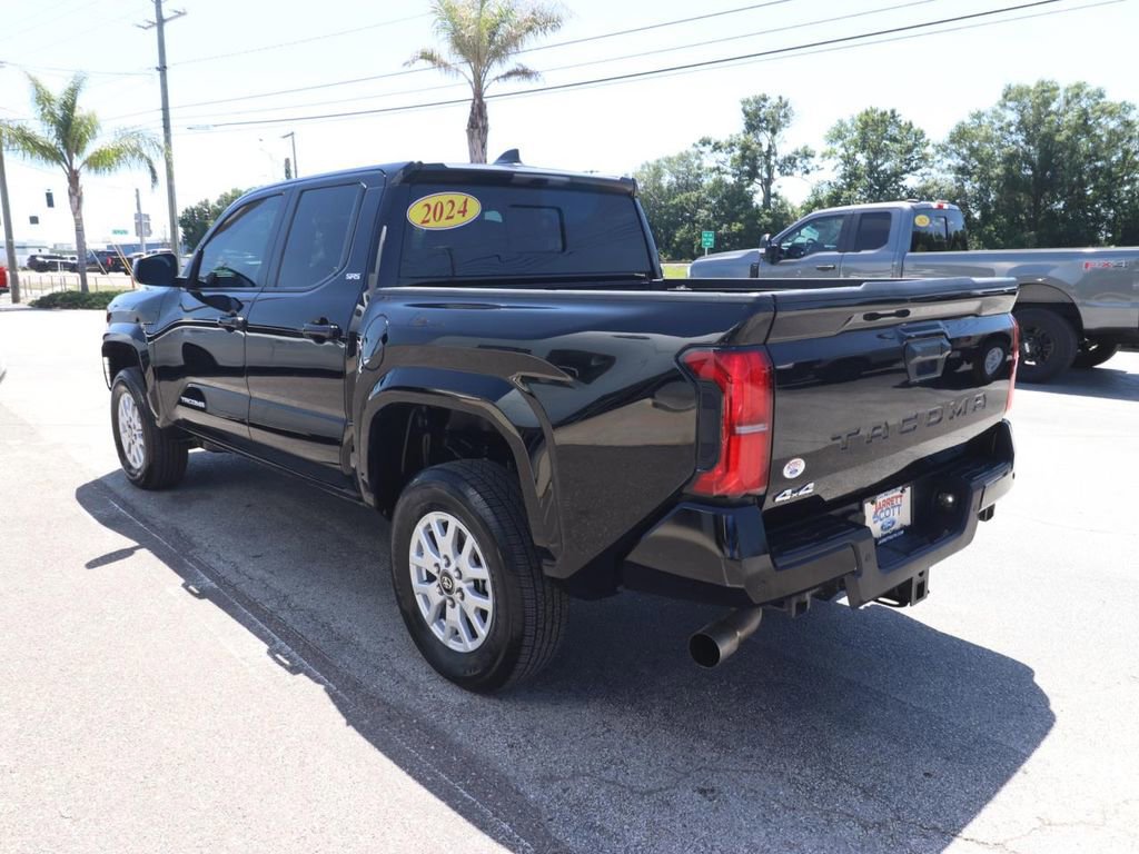 Used 2024 Toyota Tacoma SR5 w/ SR5 Upgrade Package AWD/4WD image 3