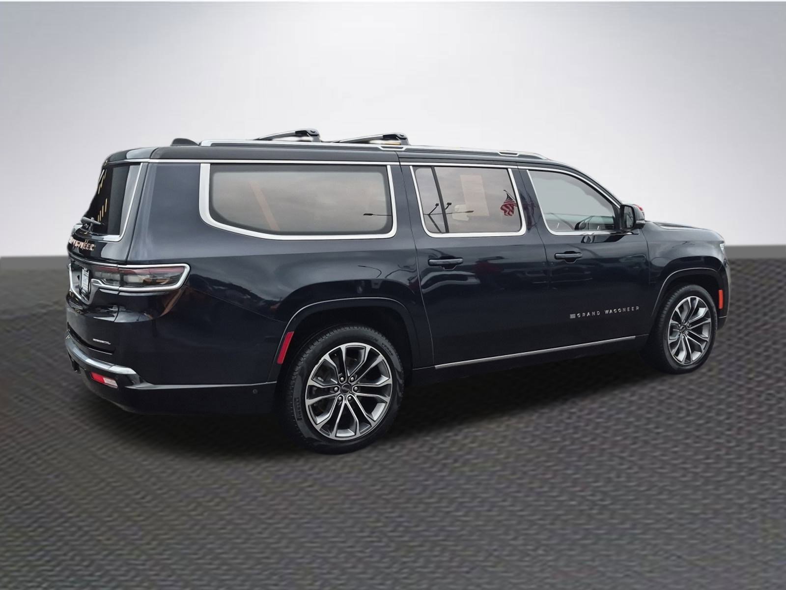 Used 2023 Jeep Grand Wagoneer L Series III image 4