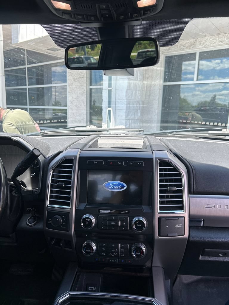 Certified 2017 Ford F250 Platinum w/ Platinum Ultimate Package AWD/4WD image 18