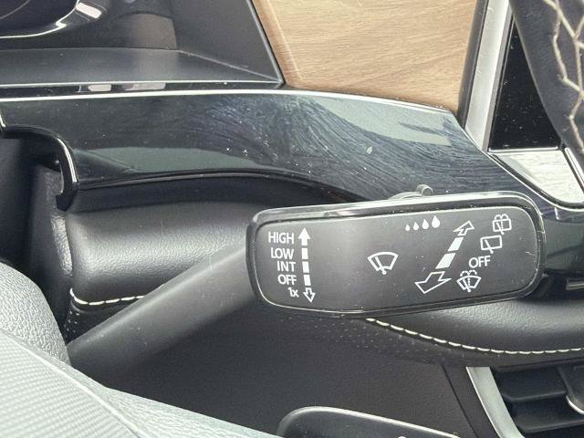 Used 2024 Volkswagen Atlas SE FWD image 25