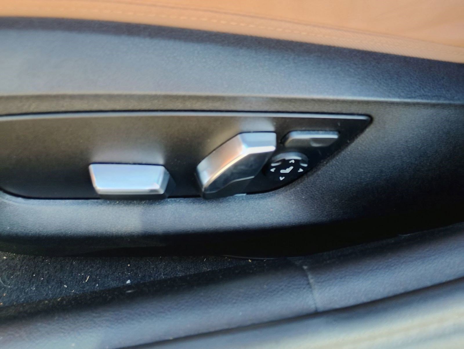 Used 2023 BMW 530i 530i w/ M Sport Package image 11