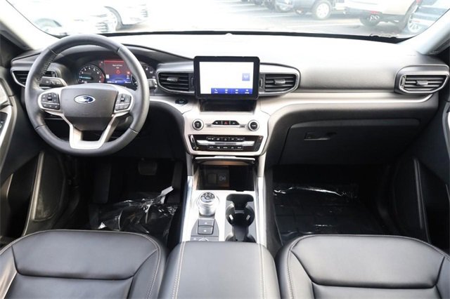 Certified 2023 Ford Explorer XLT w/ Equipment Group 202A image 25