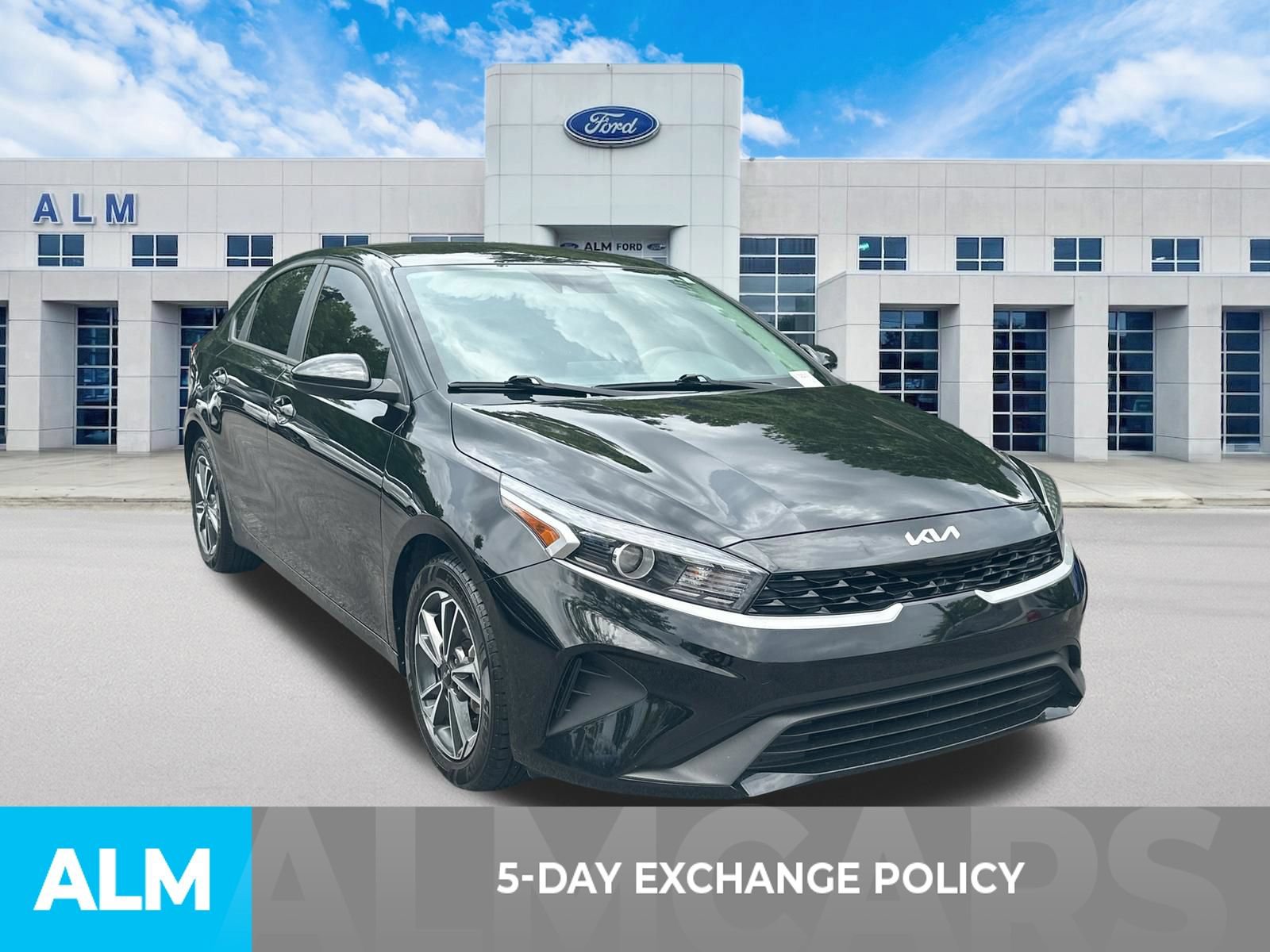 Used 2024 Kia Forte LXS FWD image 3