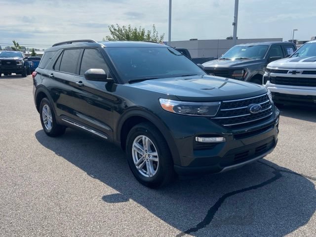 Certified 2024 Ford Explorer XLT w/ Equipment Group 202A AWD/4WD image 2