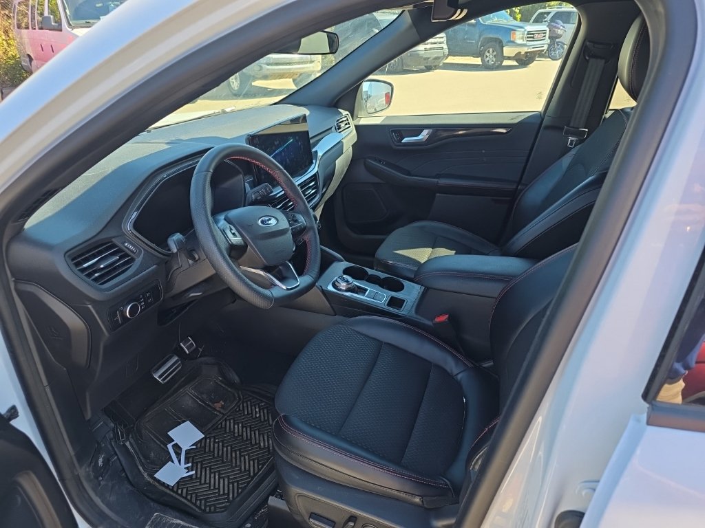 Certified 2023 Ford Escape ST-Line w/ Tech Pack #1 FWD image 3