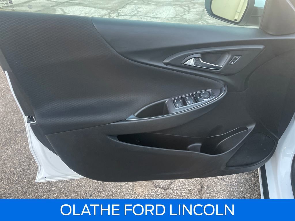 Used 2021 Chevrolet Malibu LT image 23