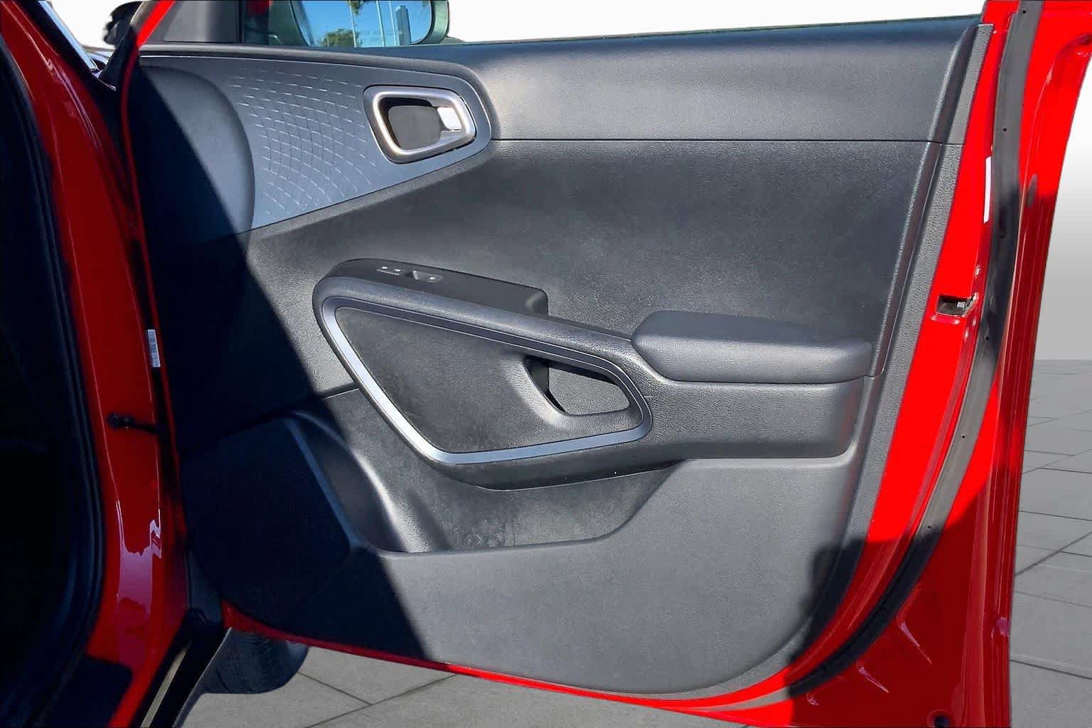 Used 2024 Kia Soul EX FWD image 23