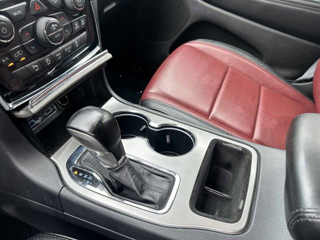 Used 2020 Jeep Grand Cherokee Laredo w/ 18" Wheel & 8.4" Radio Group AWD/4WD image 25