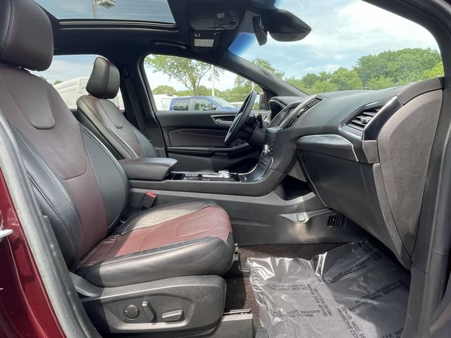 Certified 2020 Ford Edge Titanium w/ Equipment Group 301A AWD/4WD image 30