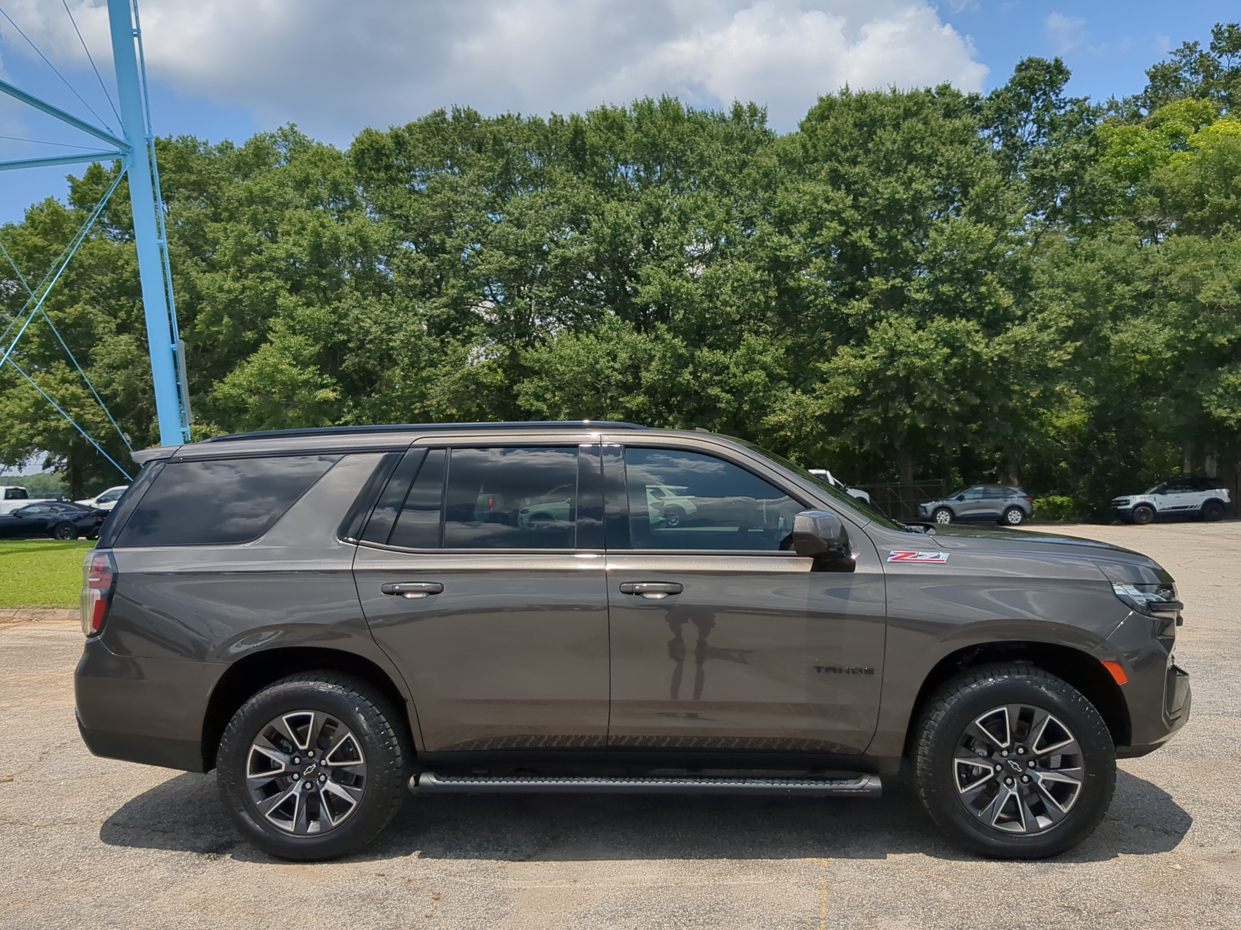 Used 2021 Chevrolet Tahoe Z71 AWD/4WD image 2