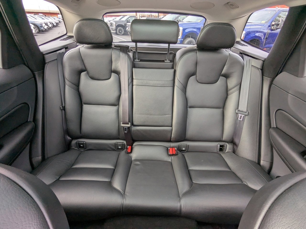 Used 2019 Volvo XC60 T5 Inscription w/ Protection Package image 16