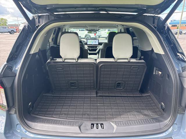 Certified 2025 Ford Explorer Active w/ Active Comfort Package AWD/4WD image 8