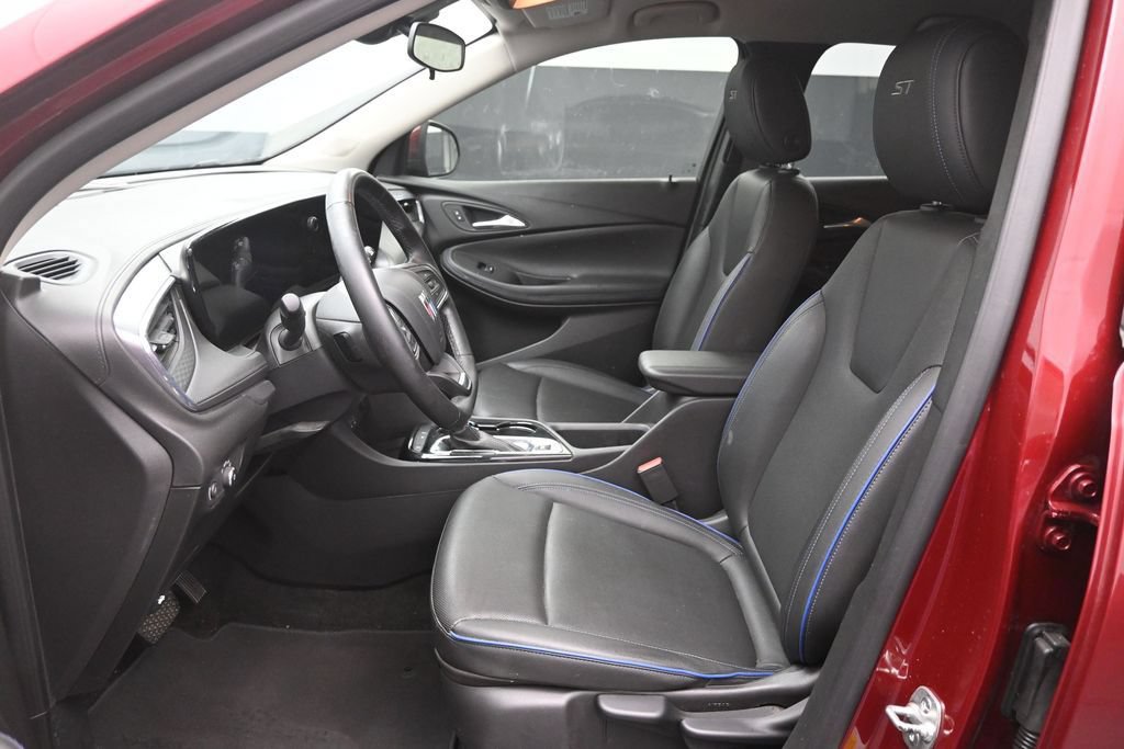 Used 2025 Buick Encore GX Sport Touring FWD image 18