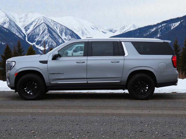 Used 2023 GMC Yukon XL Denali w/ Denali Reserve Package image 6