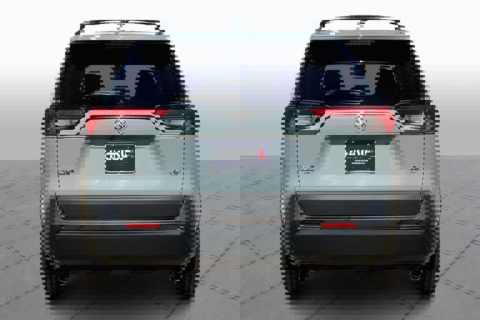 Used 2021 Toyota RAV4 XLE w/ Convenience Package image 2