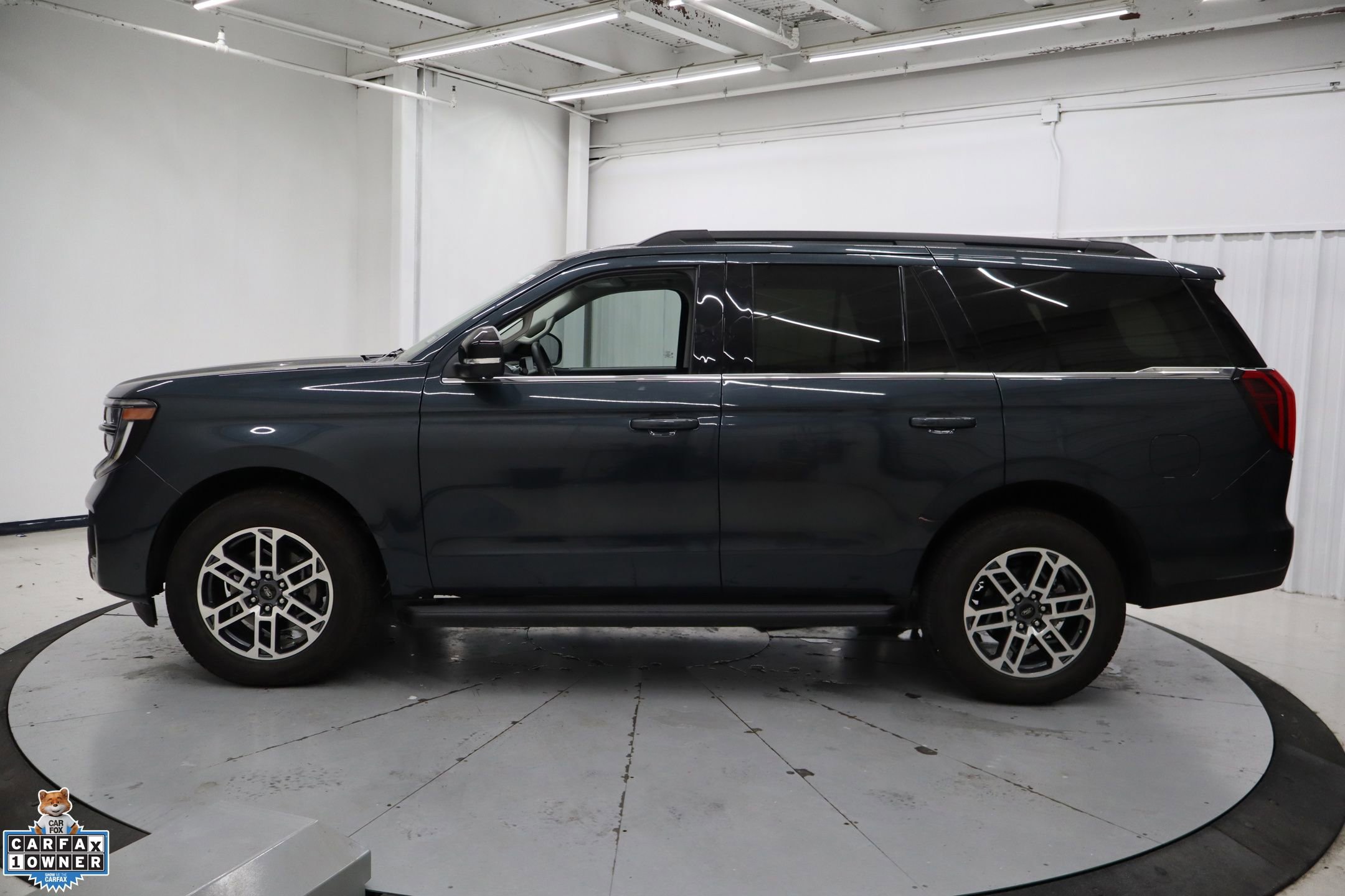 Certified 2025 Ford Expedition Active image 9