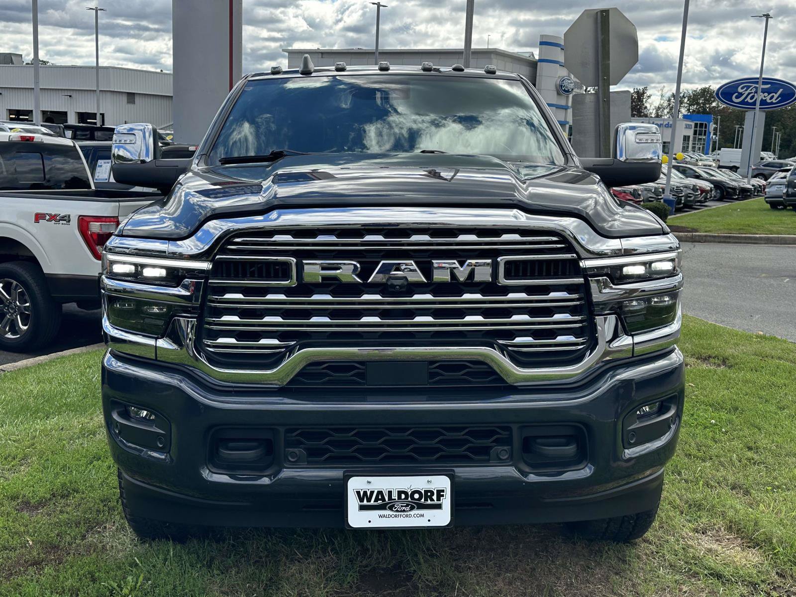 Used 2026 RAM 2500 Limited AWD/4WD image 2