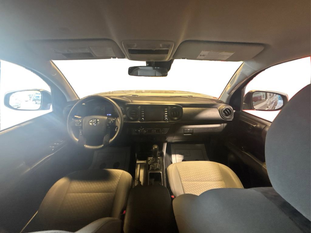 Used 2020 Toyota Tacoma SR AWD/4WD image 31