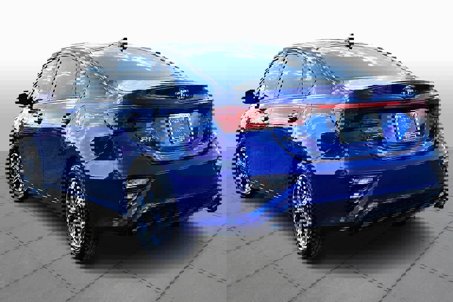 Used 2019 Kia Forte LXS FWD image 4