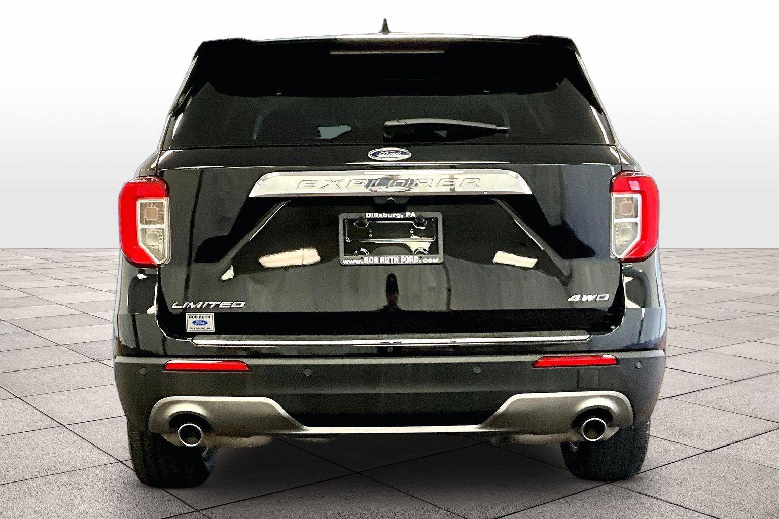 Certified 2022 Ford Explorer Limited w/ Limited Technology Package image 4
