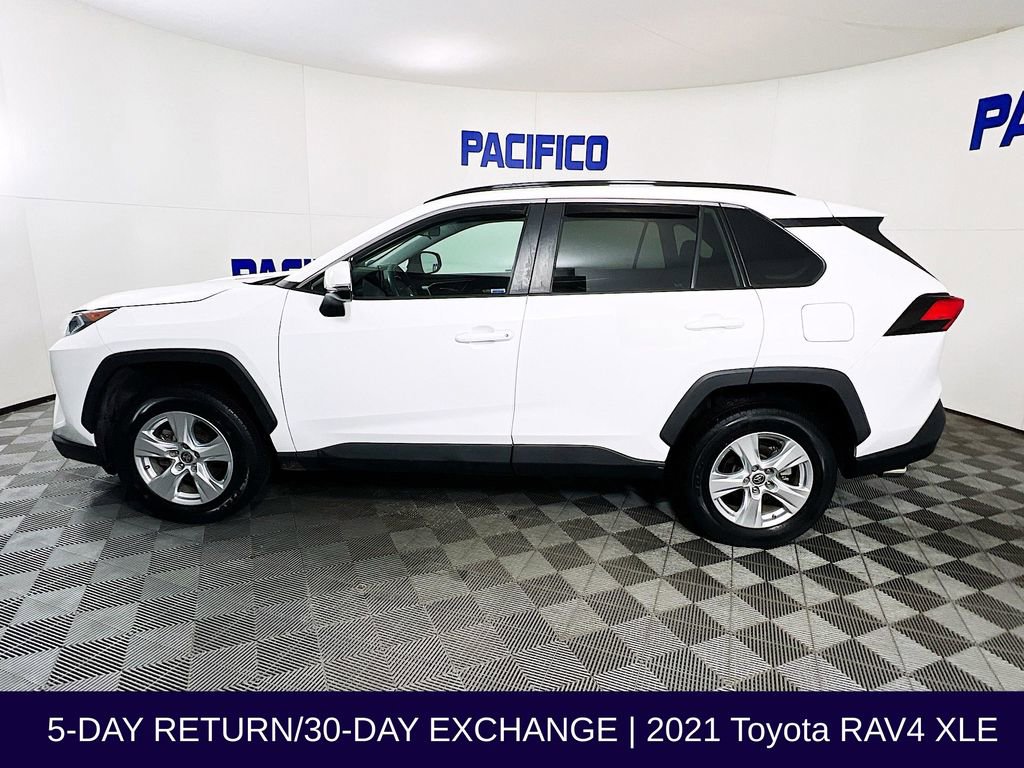 Used 2021 Toyota RAV4 XLE image 4
