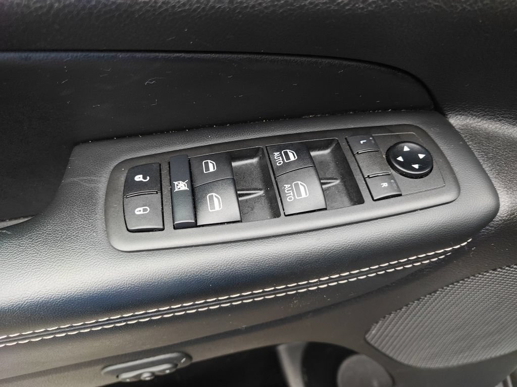 Used 2021 Jeep Grand Cherokee Limited w/ Quick Order Package 28K 80th AWD/4WD image 16