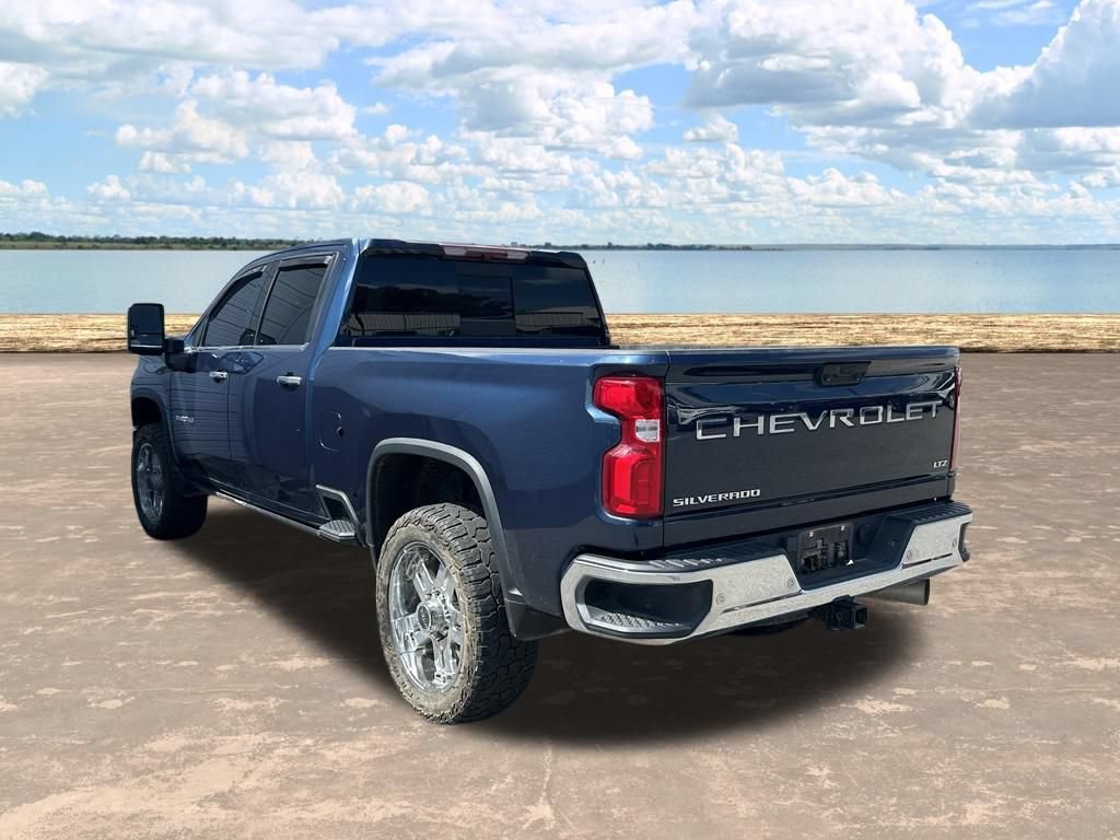 Used 2023 Chevrolet Silverado 3500 LTZ AWD/4WD image 5