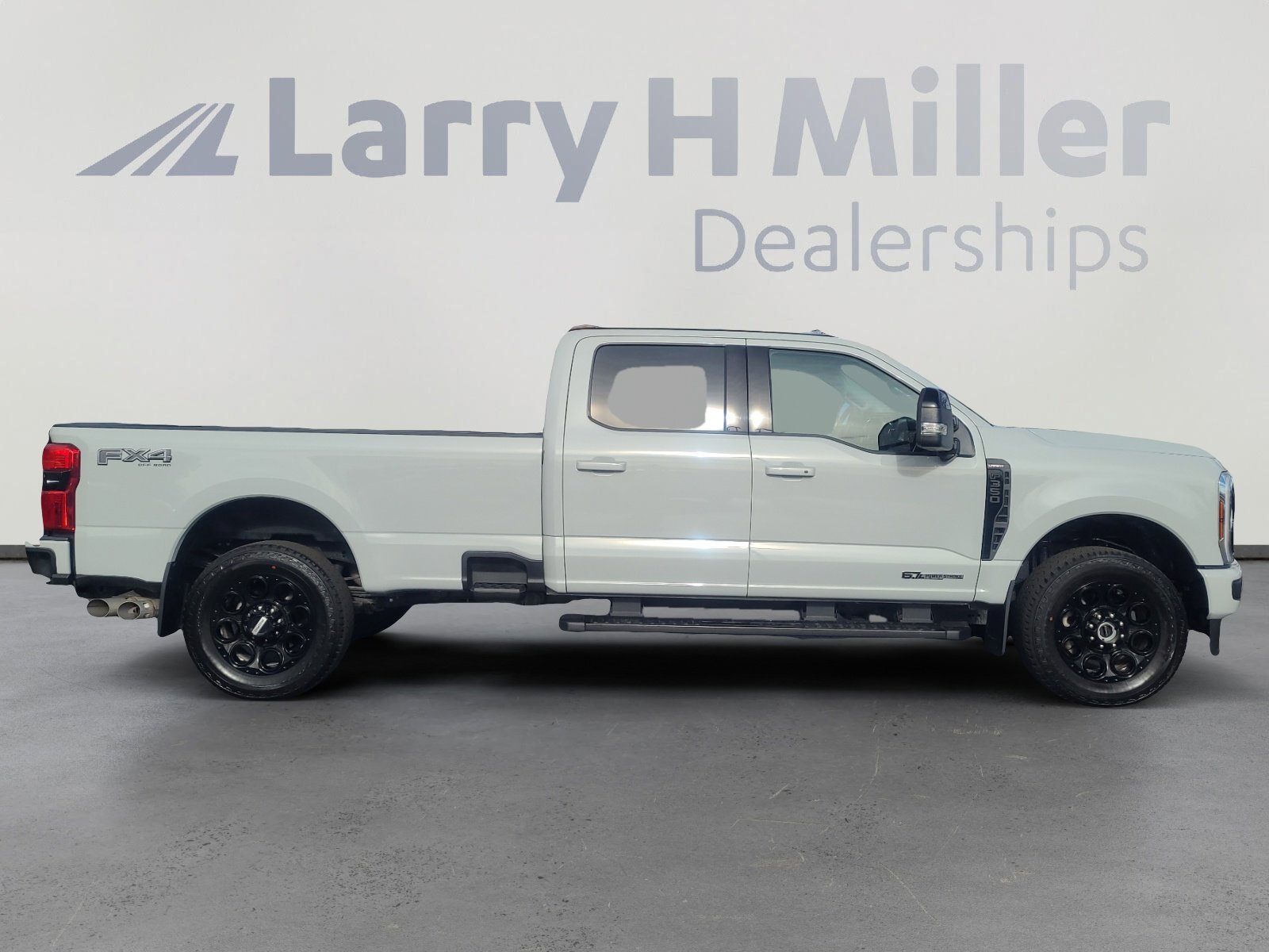 Certified 2025 Ford F350 Lariat w/ Black Appearance Package image 6