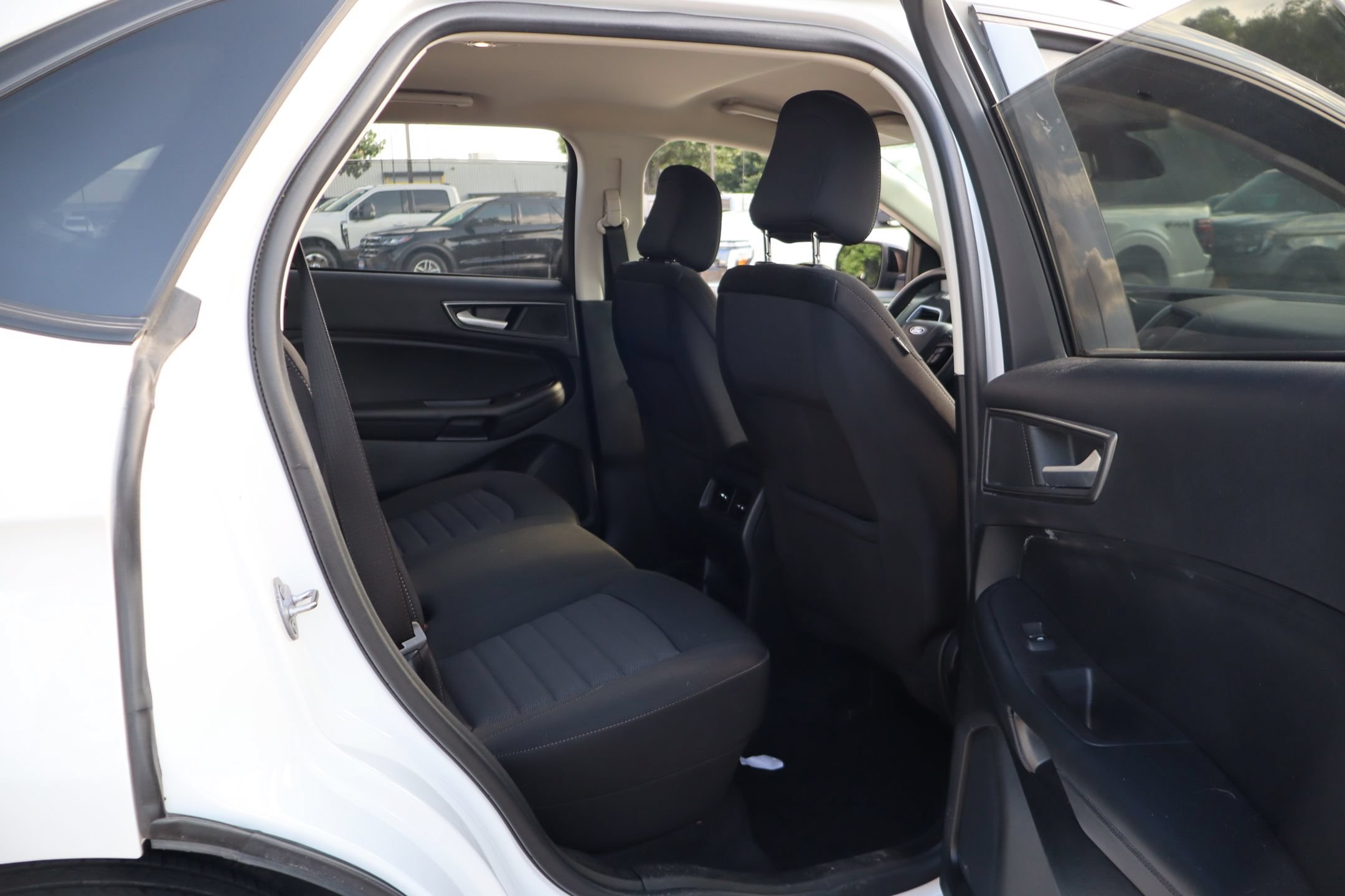 Certified 2022 Ford Edge SE w/ Black Appearance Package AWD/4WD image 28