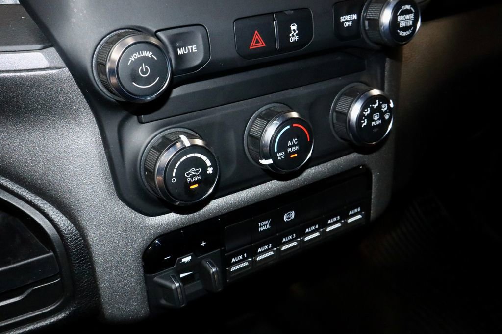 Used 2024 RAM 2500 Tradesman w/ Chrome Appearance Group AWD/4WD image 31