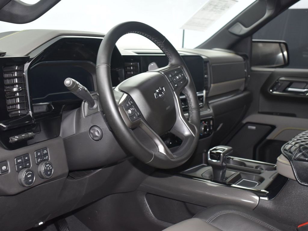 Used 2025 Chevrolet Silverado 1500 ZR2 w/ Technology Package image 8