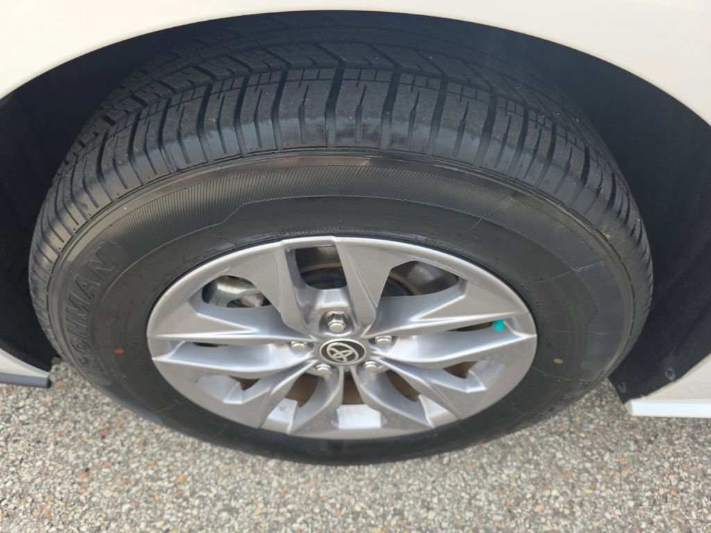 Used 2024 Toyota Sienna XLE image 36