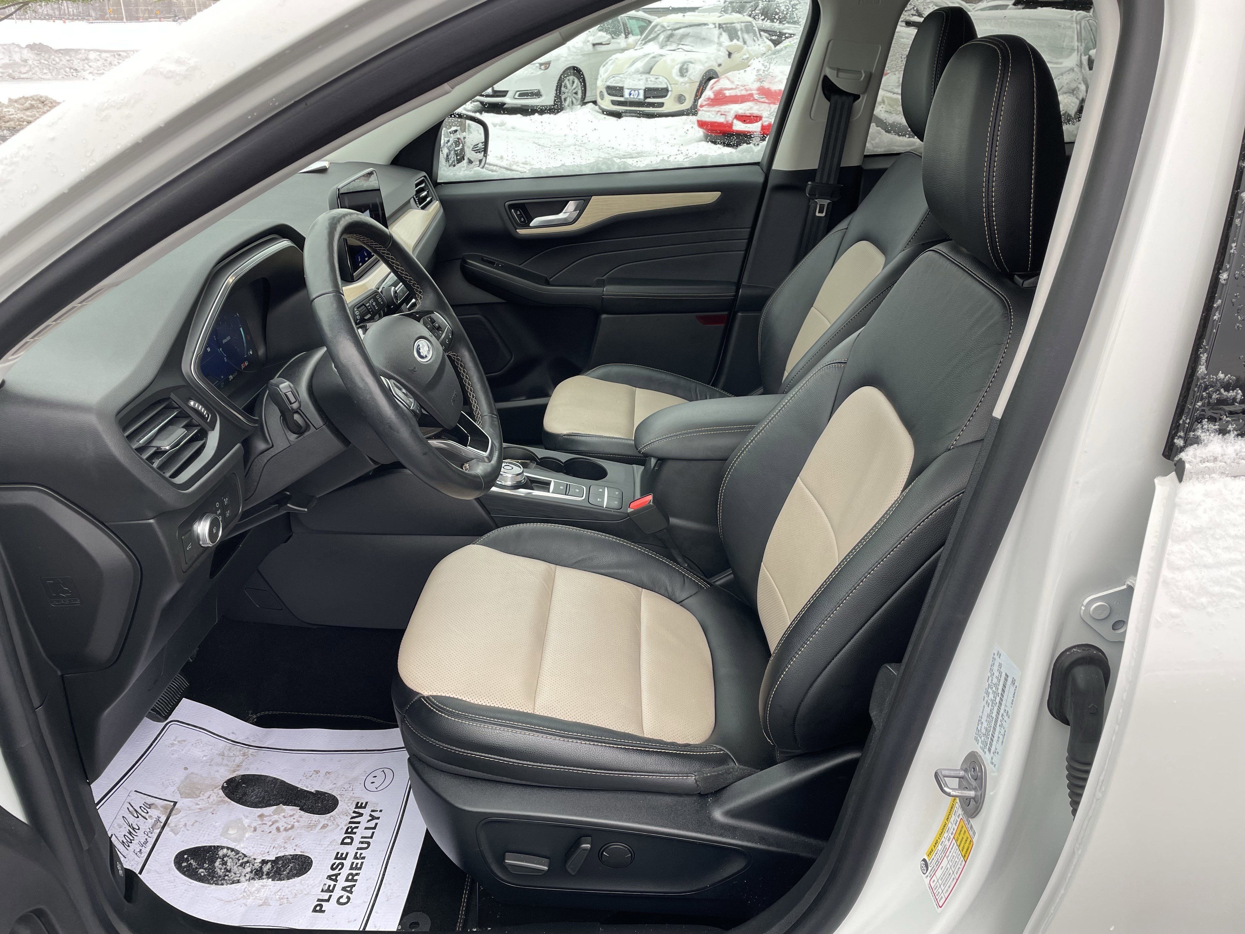 Certified 2022 Ford Escape Titanium w/ Titanium Elite Package image 18