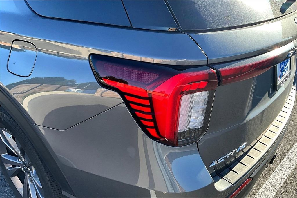 Certified 2025 Ford Explorer Active w/ Active Comfort Package AWD/4WD image 23