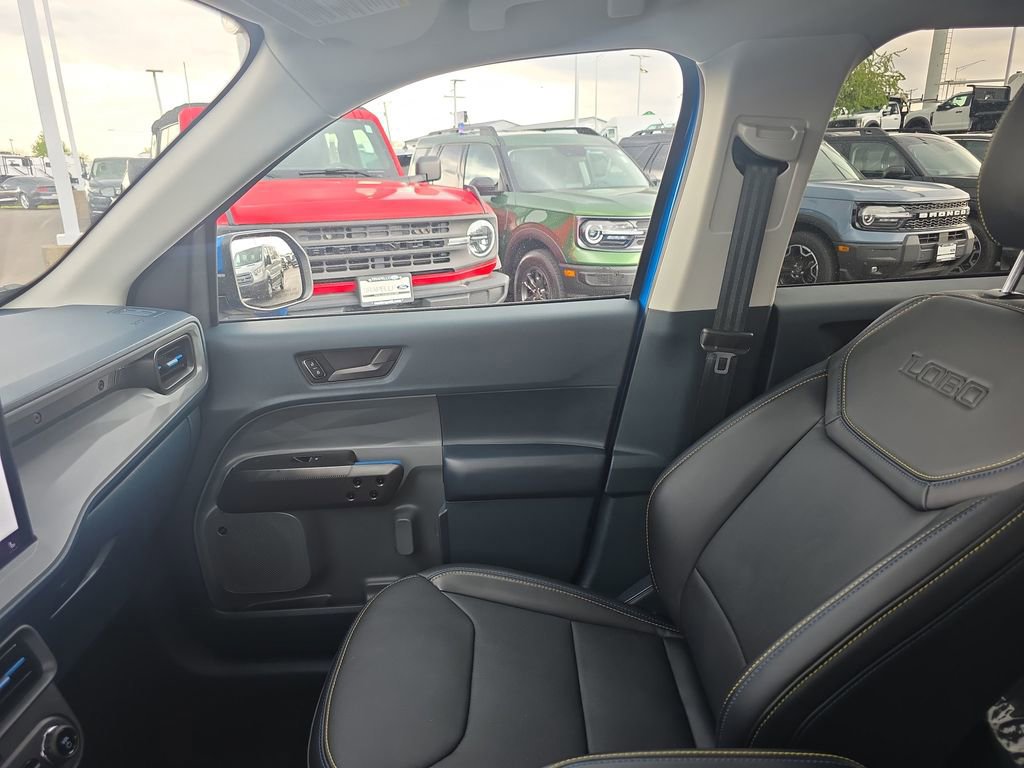 Certified 2025 Ford Maverick Lobo AWD/4WD image 36