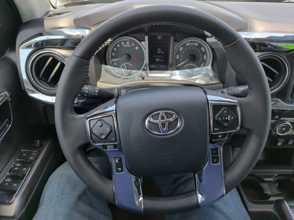 Used 2019 Toyota Tacoma SR5 AWD/4WD image 22